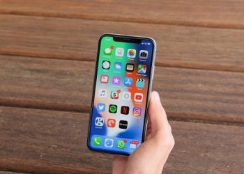 Iphone X Bị Bụi Vào Camera Trước – Nên Xử Lý Như Thế Nào?