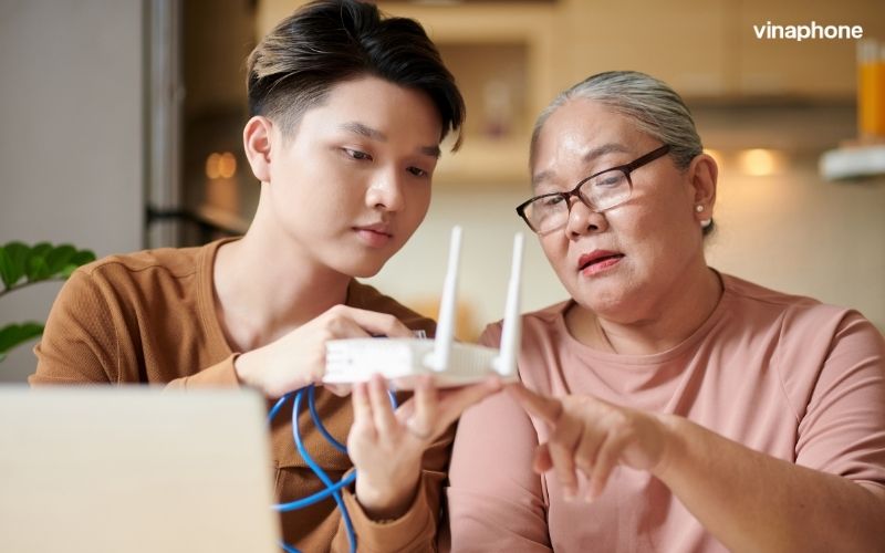 Kiểm tra và khởi động lại modem hoặc router để cài đặt lại mạng